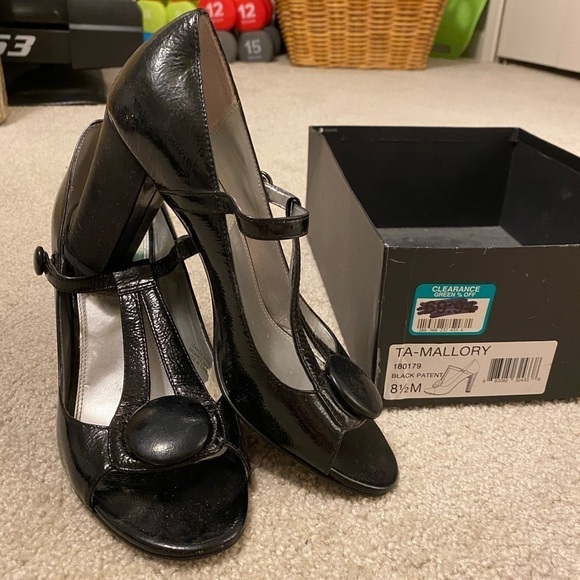 Tahari Black Heels - Picture 9 of 13